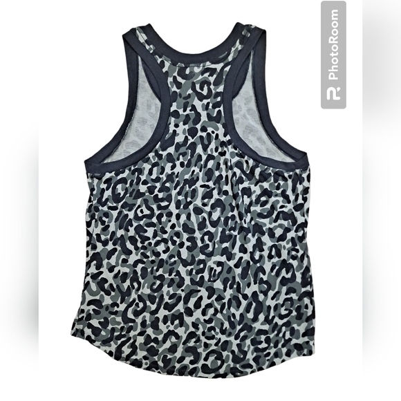 Pink animal print racer back curved hem tank top - Picture 4 of 6